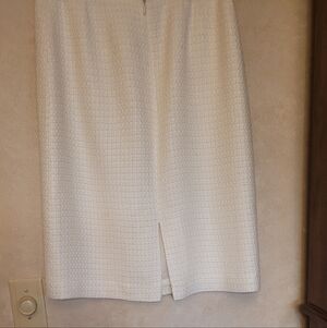 New With Tag Cream Textured Skirt With Silver Metallic Fabric